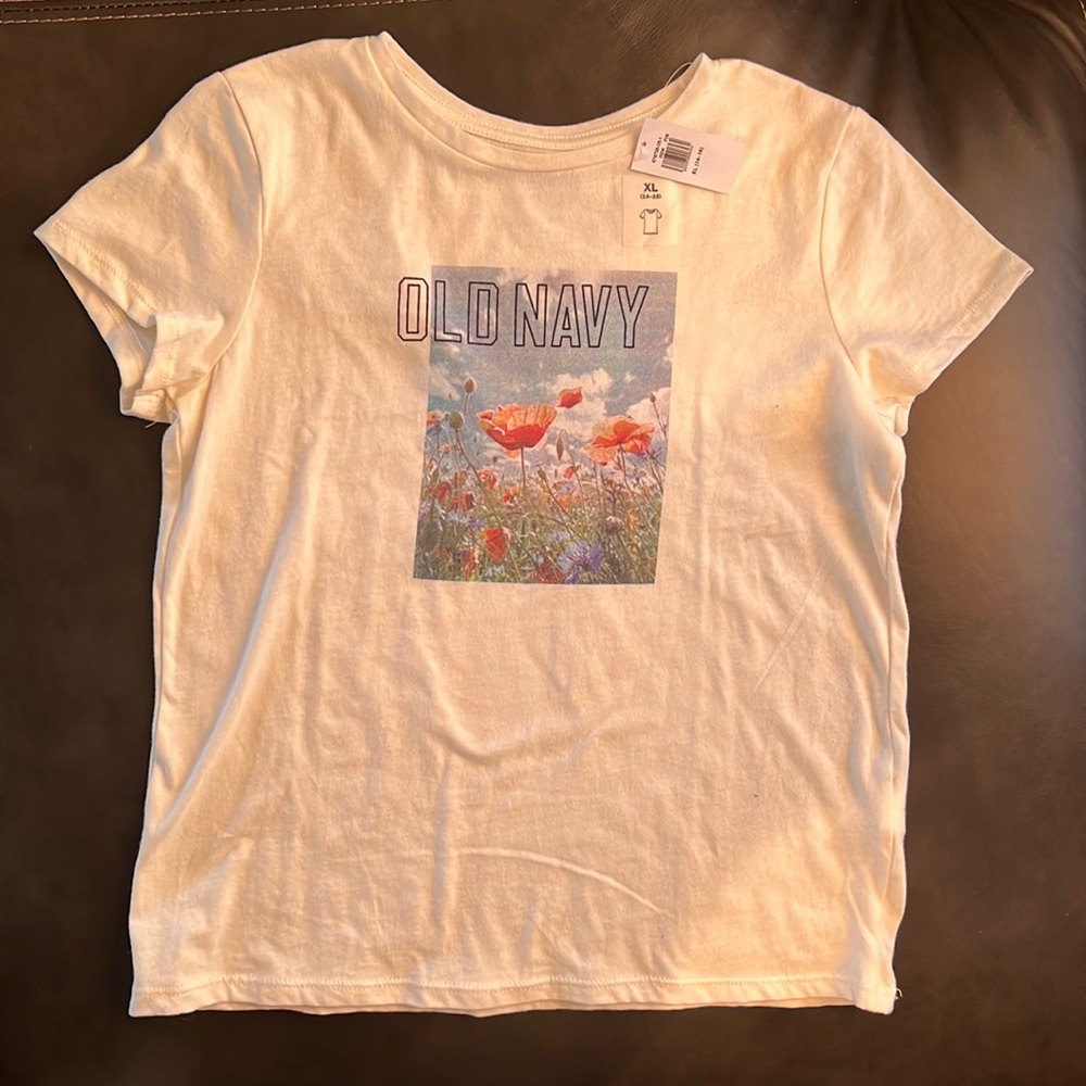 Girls Old Navy size 14/16 off white tshirt